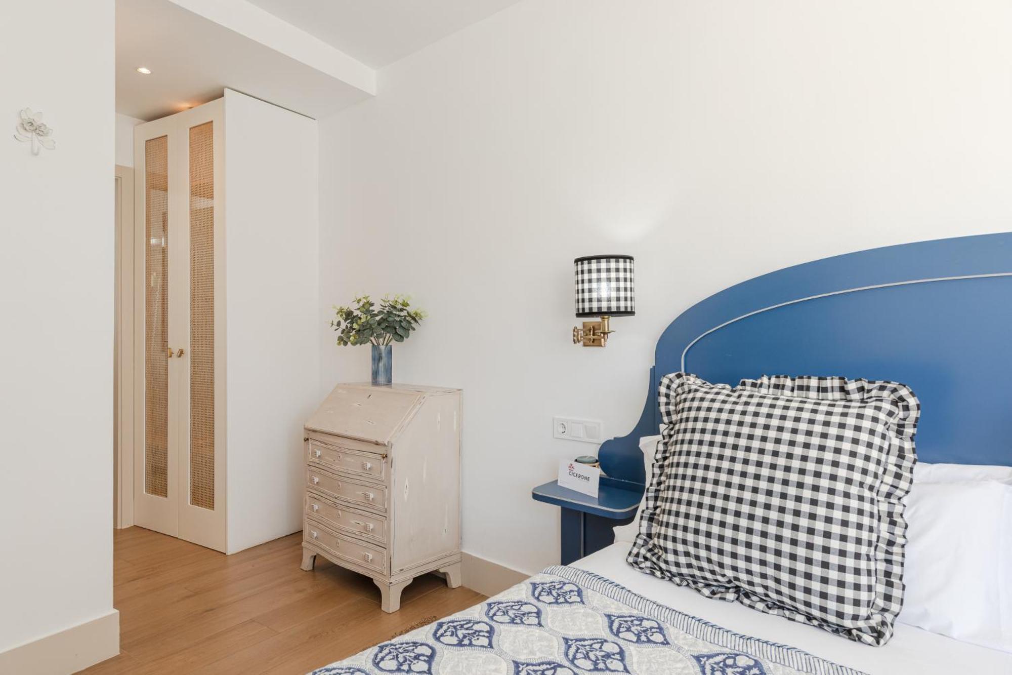 Nuea Cicerone Hotel Севиля Екстериор снимка