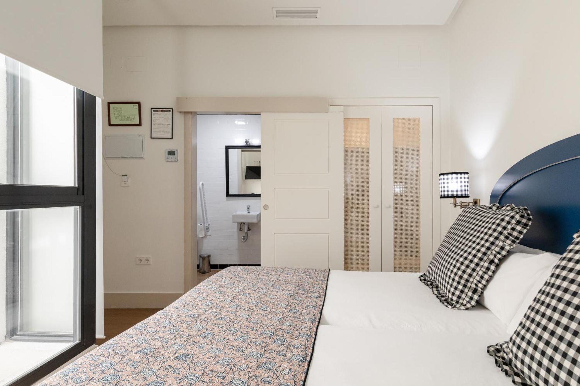 Nuea Cicerone Hotel Севиля Екстериор снимка