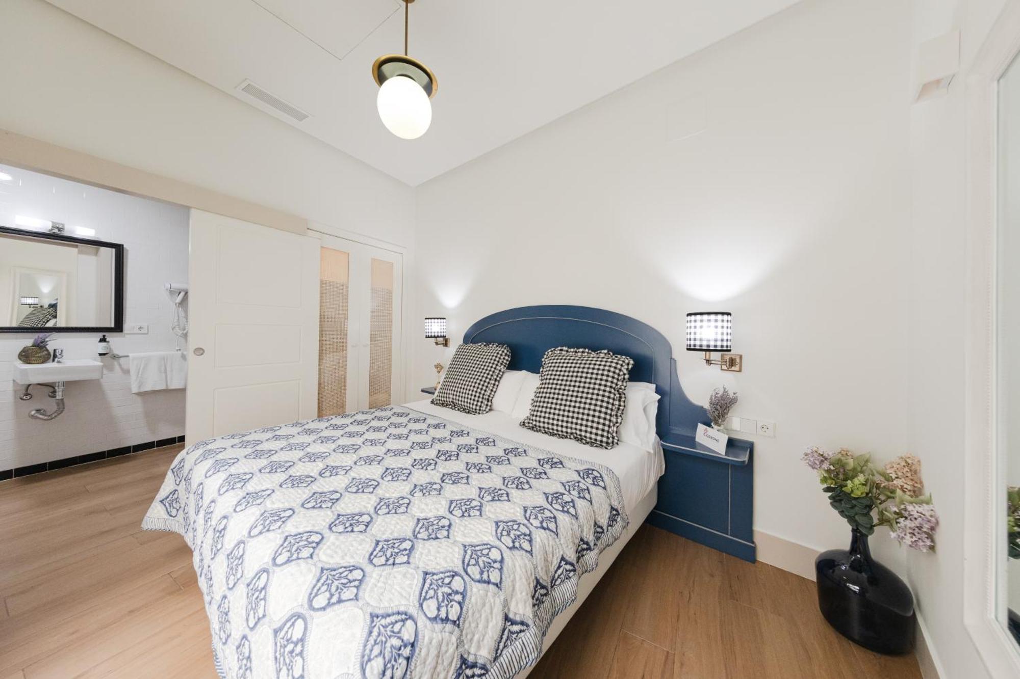 Nuea Cicerone Hotel Севиля Екстериор снимка