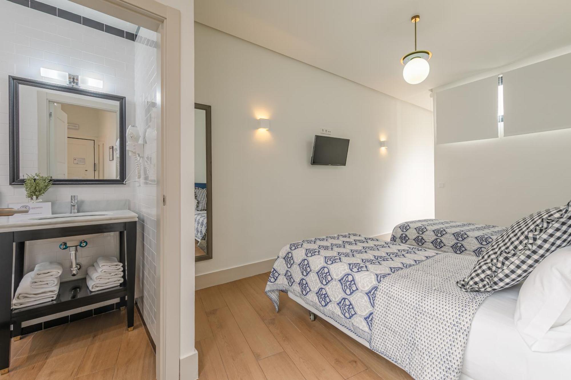 Nuea Cicerone Hotel Севиля Екстериор снимка