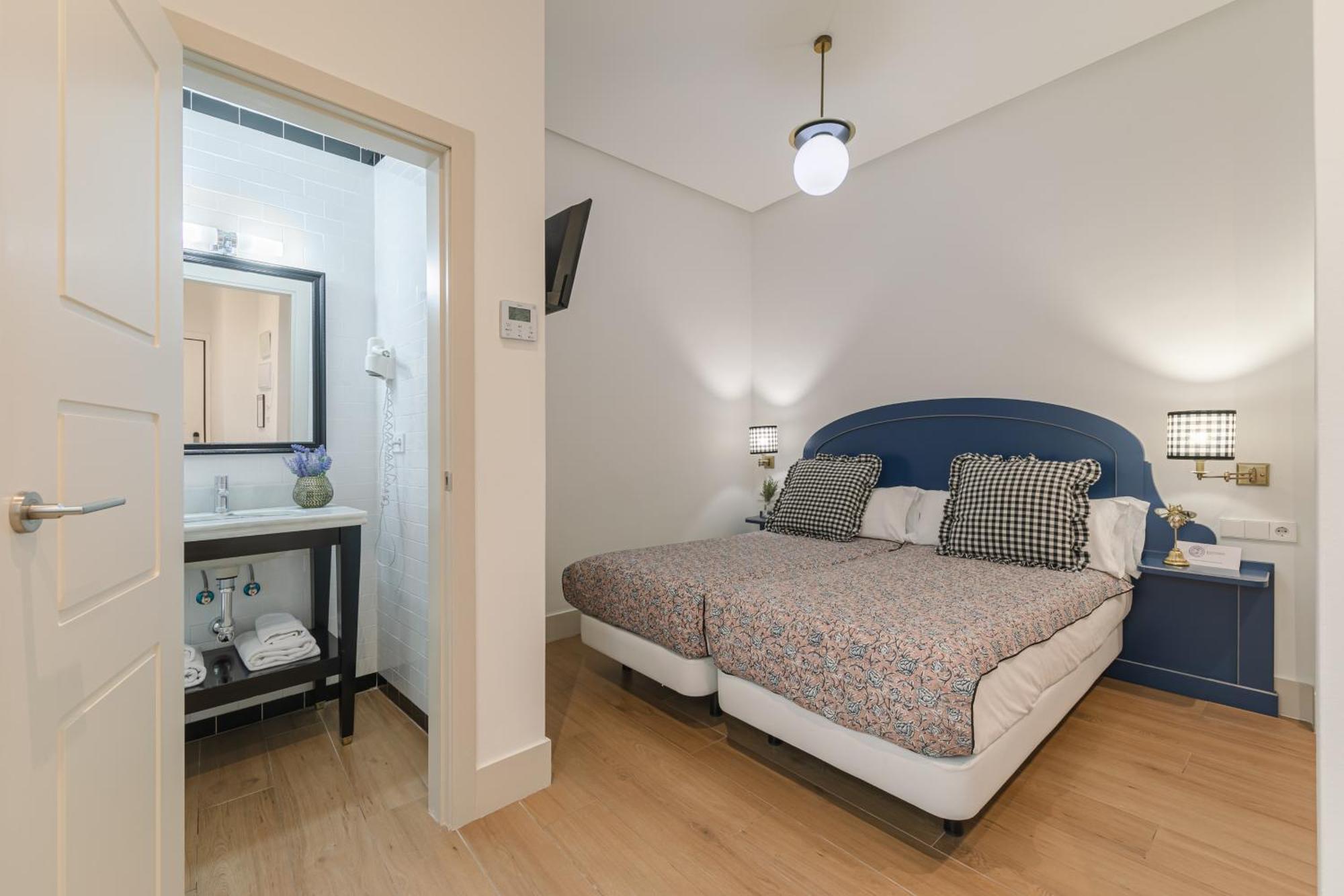 Nuea Cicerone Hotel Севиля Екстериор снимка