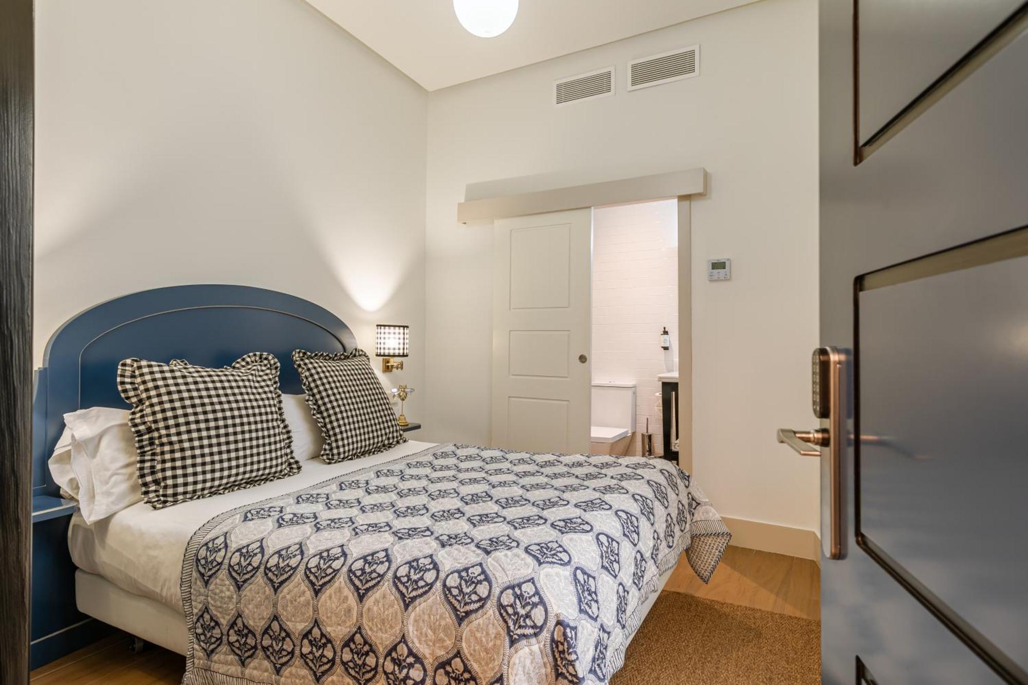 Nuea Cicerone Hotel Севиля Екстериор снимка