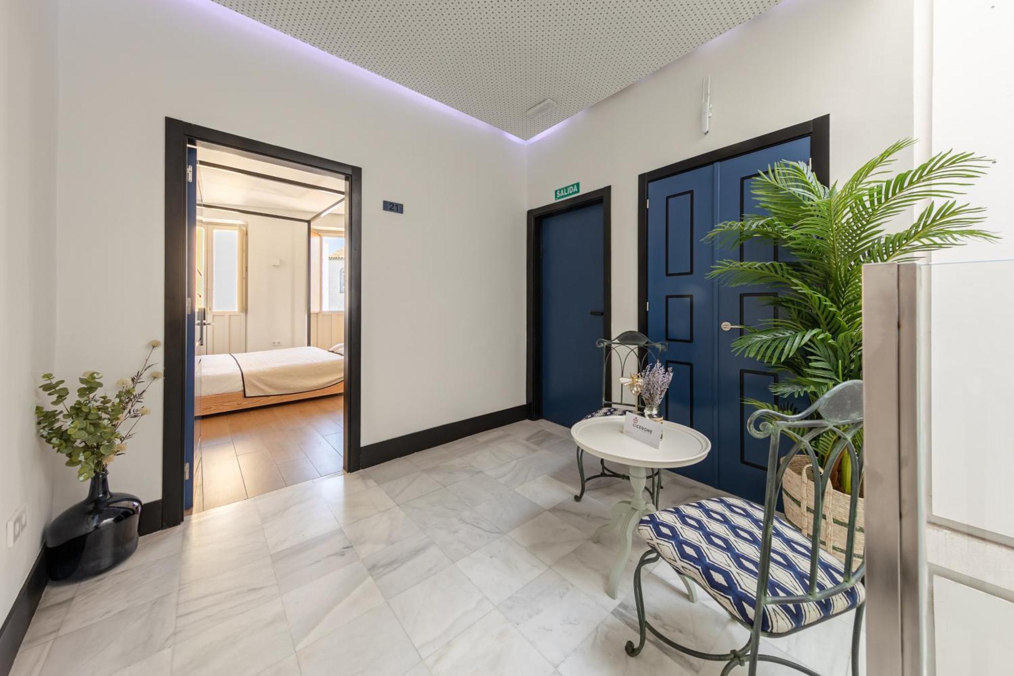Nuea Cicerone Hotel Севиля Екстериор снимка