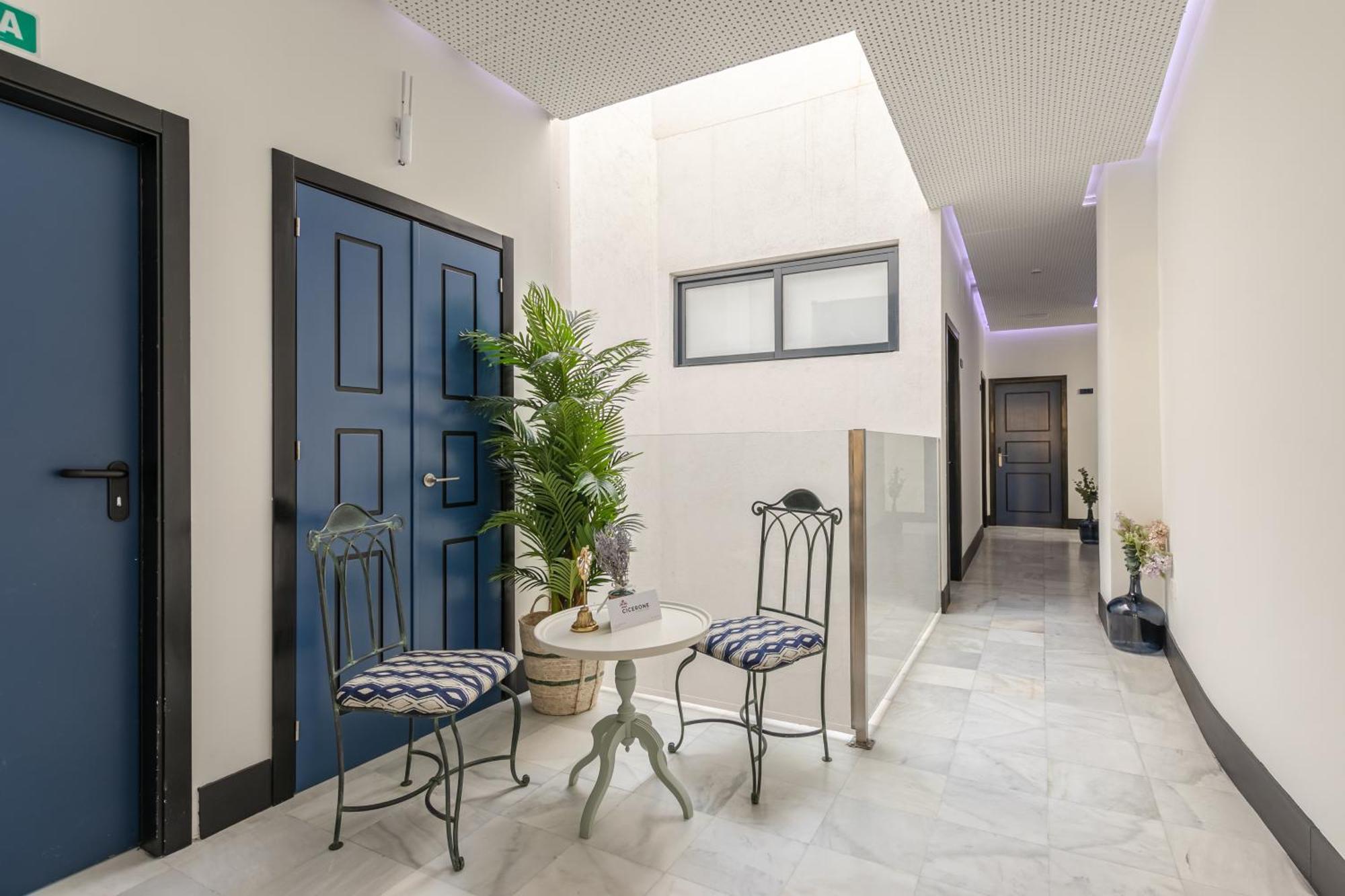Nuea Cicerone Hotel Севиля Екстериор снимка