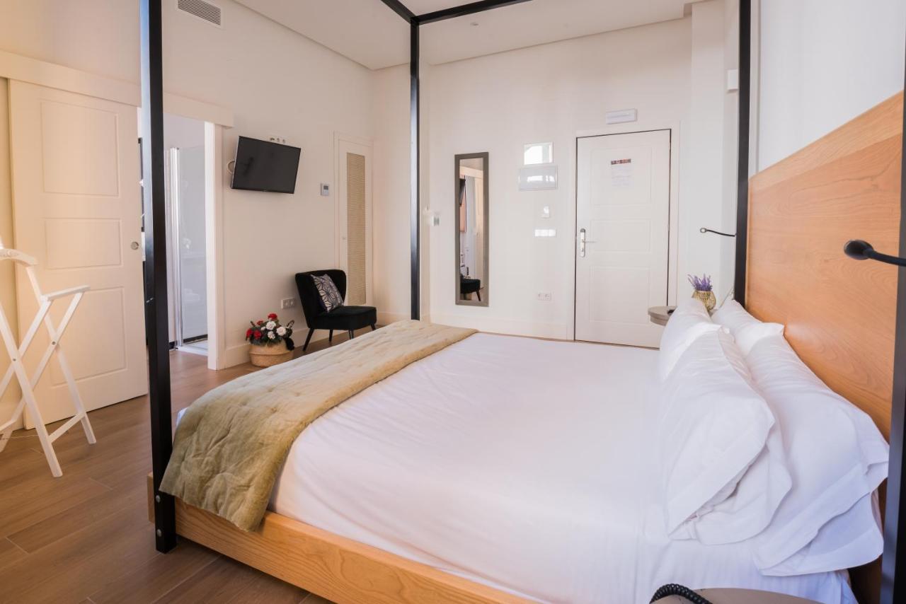 Nuea Cicerone Hotel Севиля Екстериор снимка